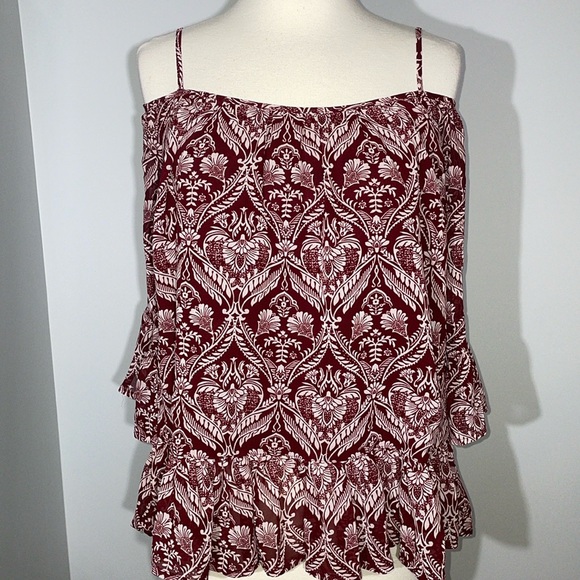 Forever 21 cold shoulder burgundy, top size medium - Picture 1 of 6